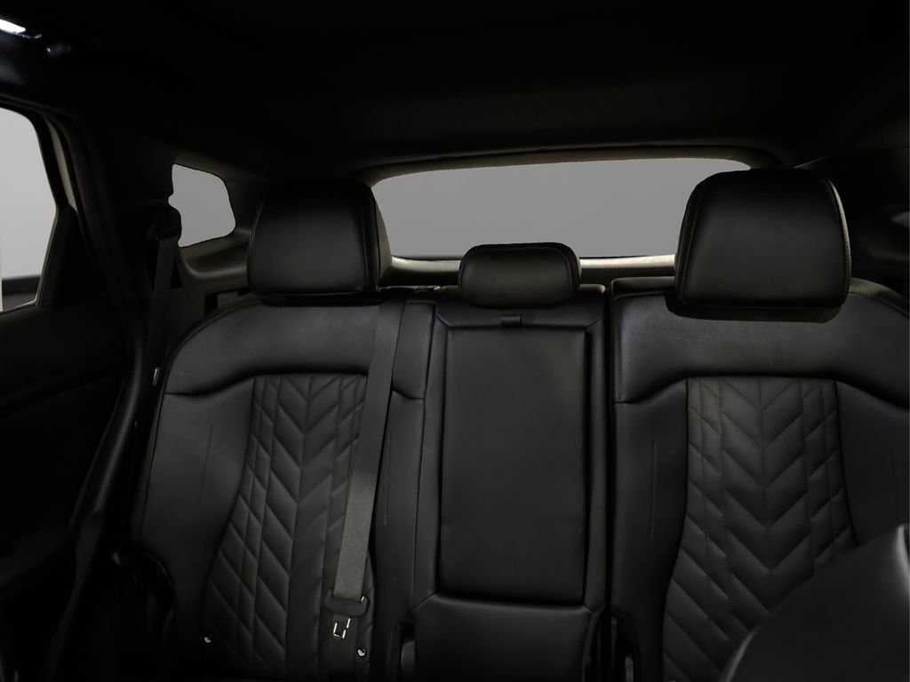 Used 2018 Kia Sorento LX image 12