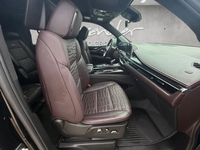 Used 2024 Cadillac Escalade Sport Platinum w/ LPO, ONYX Package AWD/4WD image 19