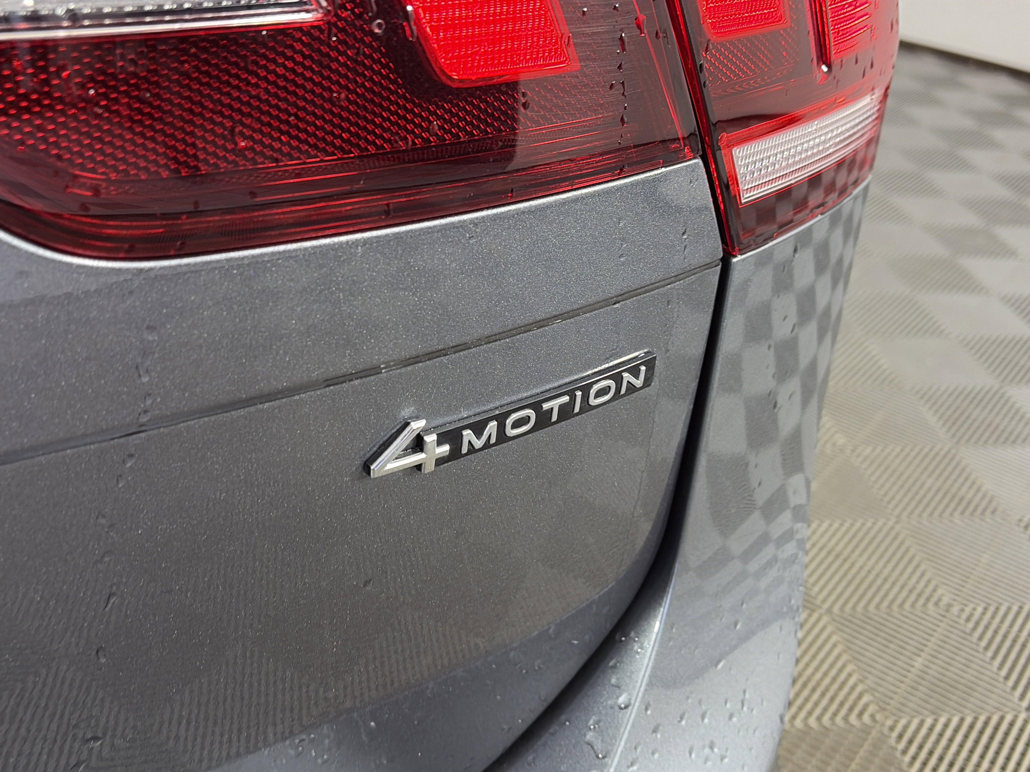 Used 2022 Volkswagen Tiguan SE image 17