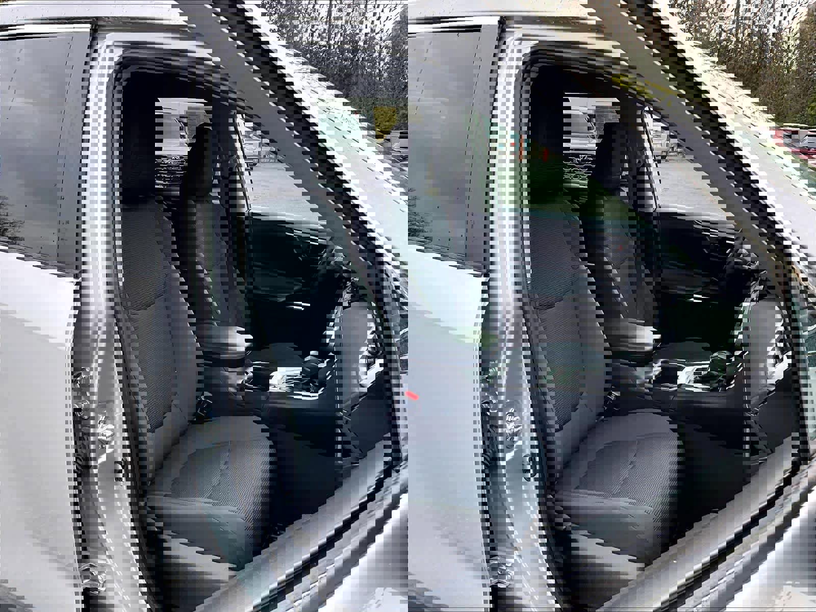 Used 2022 Toyota RAV4 LE image 11