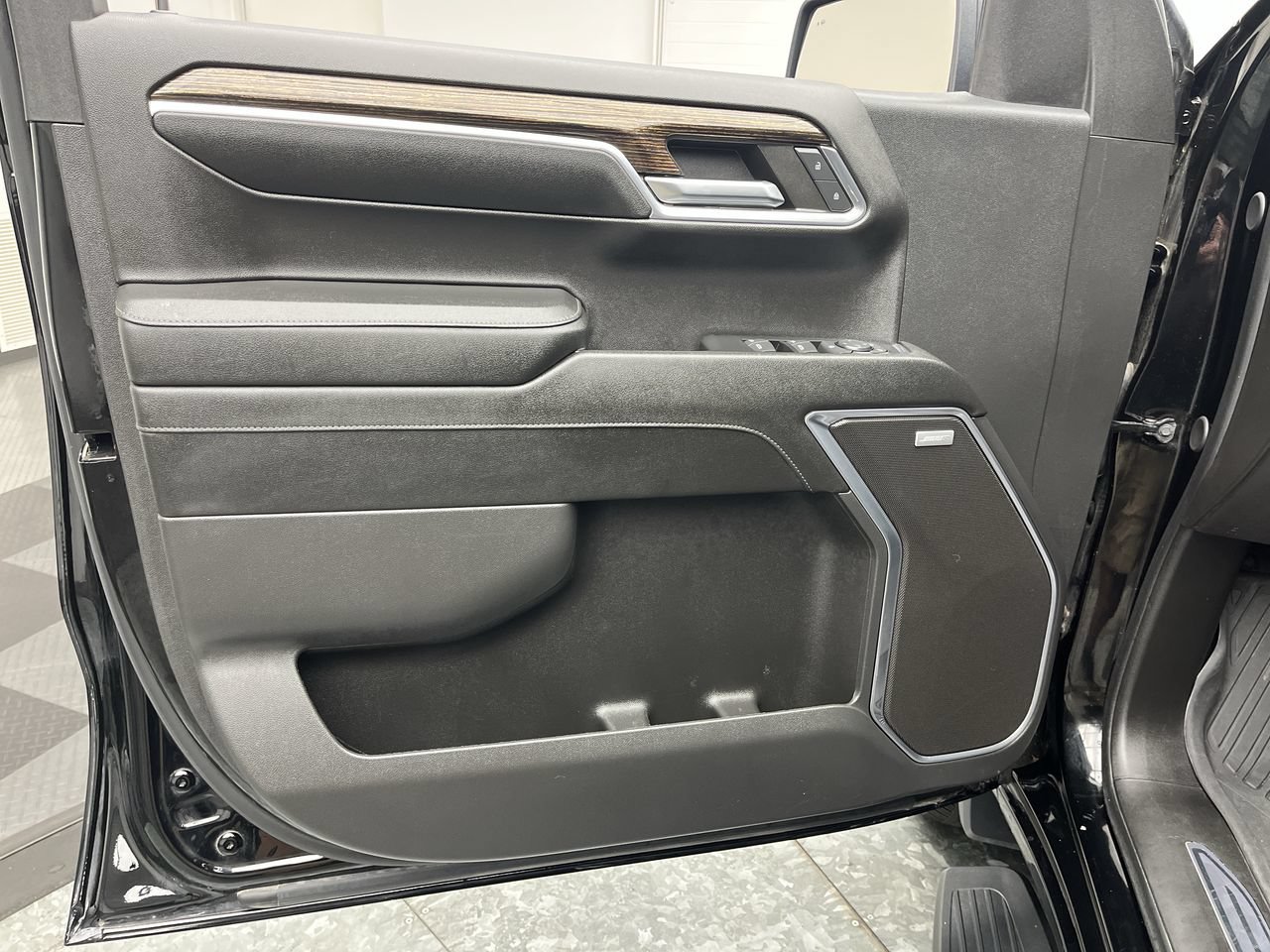 Certified 2024 GMC Sierra 1500 Elevation w/ Elevation Premium Package AWD/4WD image 9
