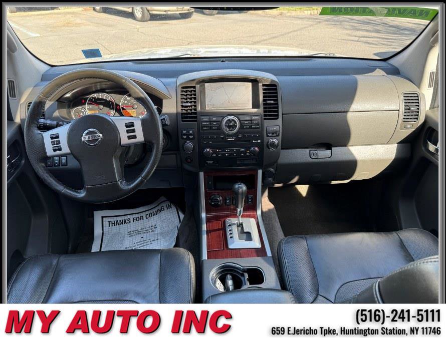 Used 2011 Nissan Pathfinder LE w/ Navigation Pkg image 11