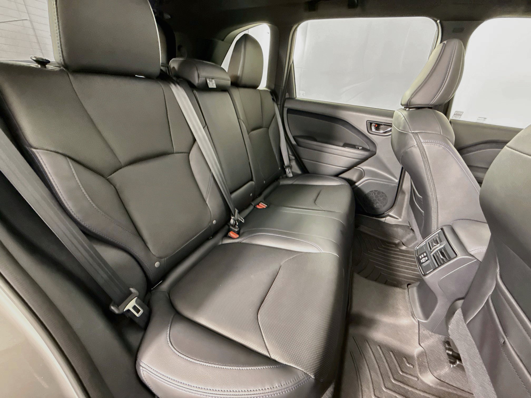 Used 2025 Subaru Forester Limited AWD/4WD image 27