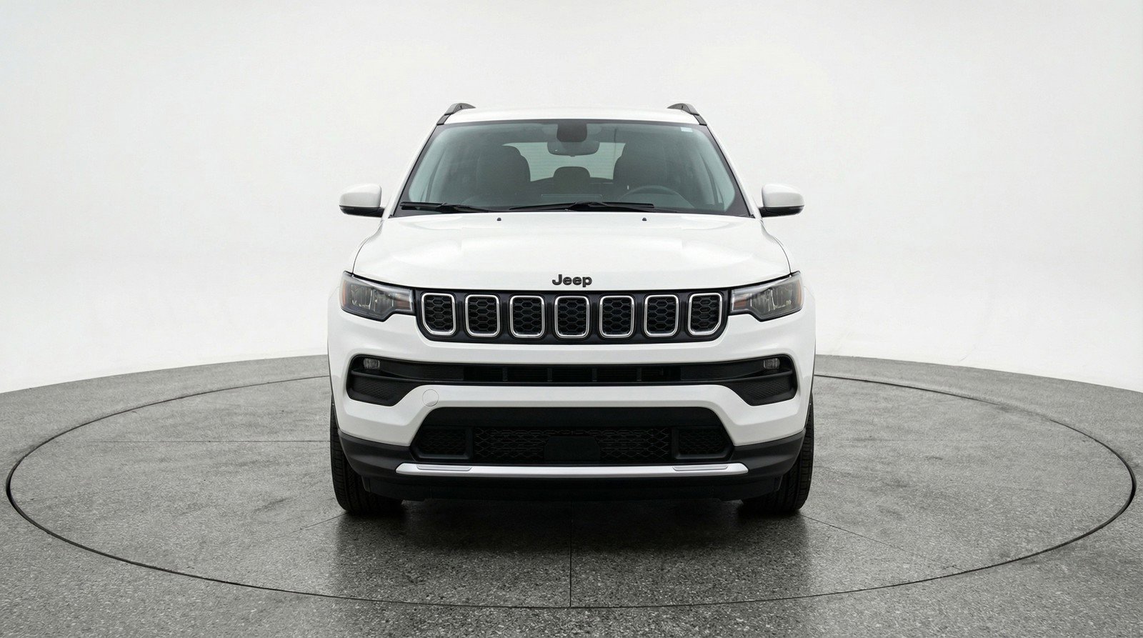 Used 2025 Jeep Compass Latitude AWD/4WD image 2