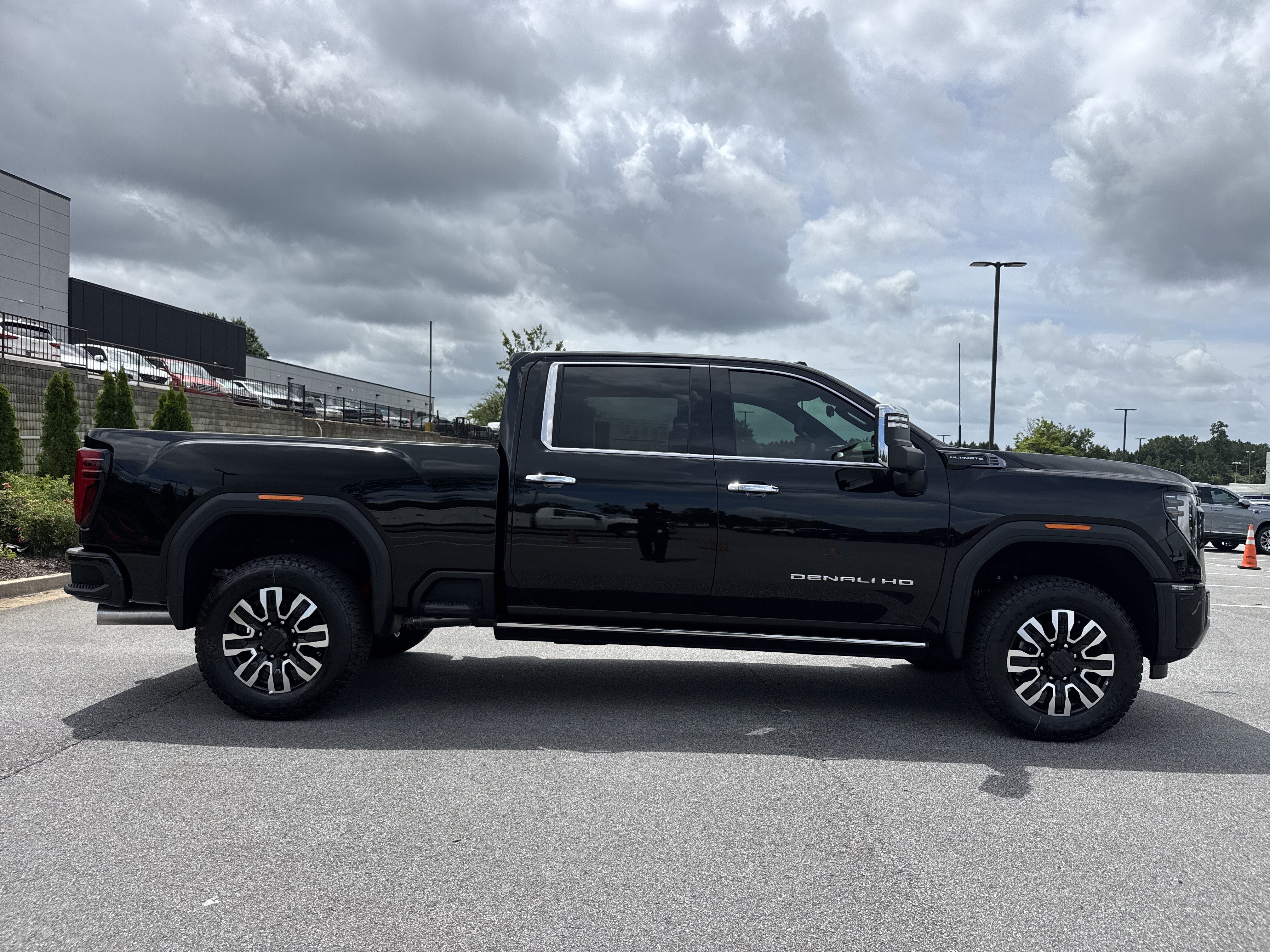 New 2026 GMC Sierra 2500 Denali Ultimate AWD/4WD image 7