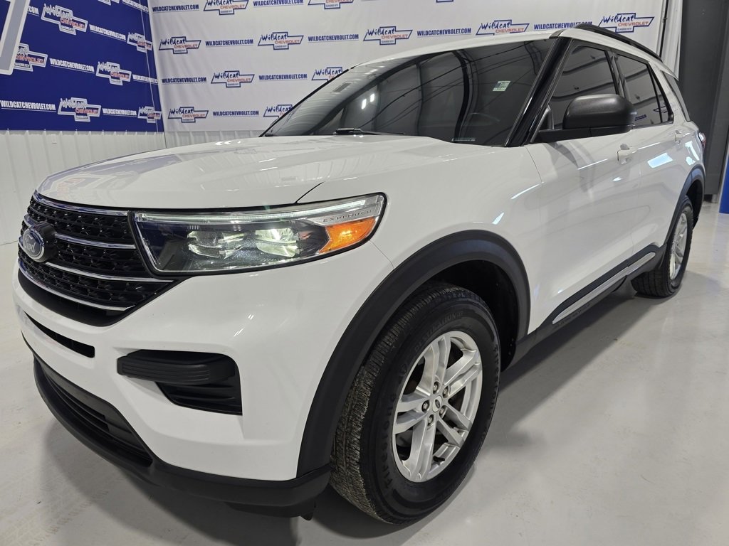 Used 2020 Ford Explorer XLT w/ Comfort Package image 2