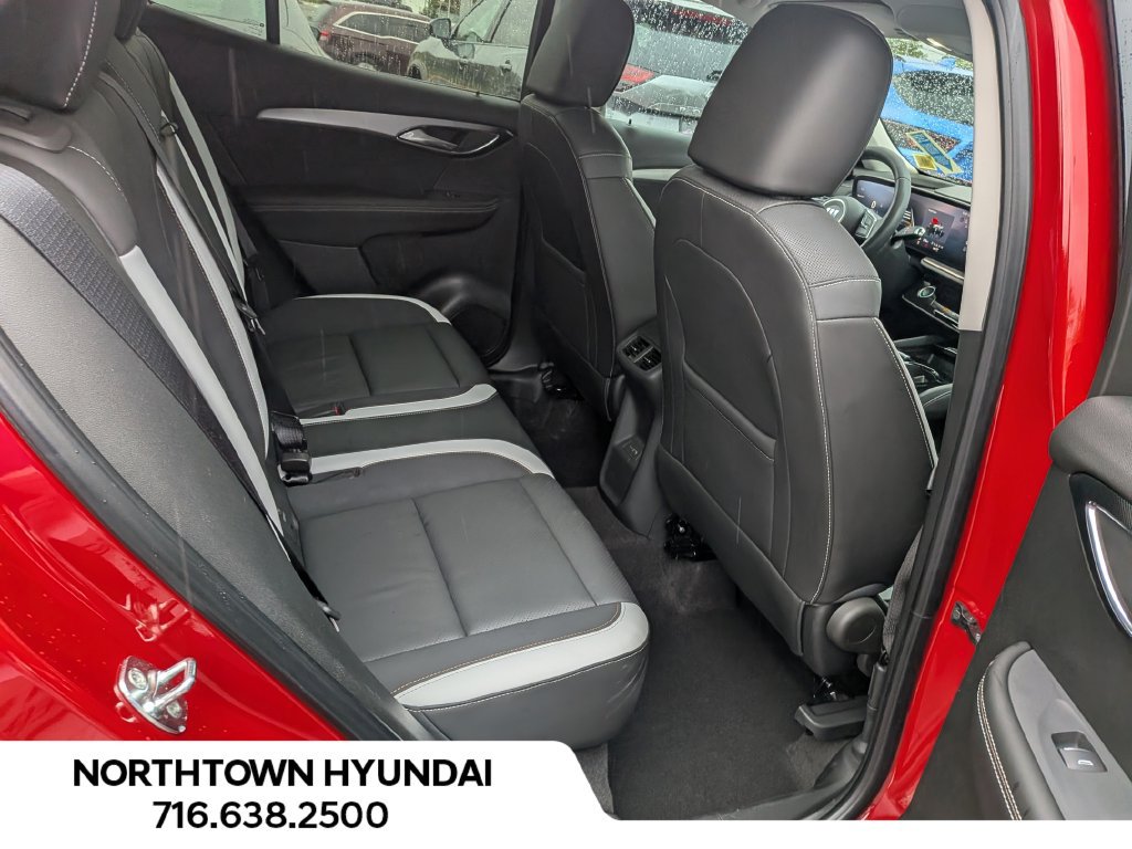 Used 2025 Buick Envision Sport Touring AWD/4WD image 31