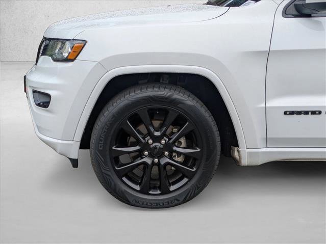Used 2020 Jeep Grand Cherokee Altitude image 24