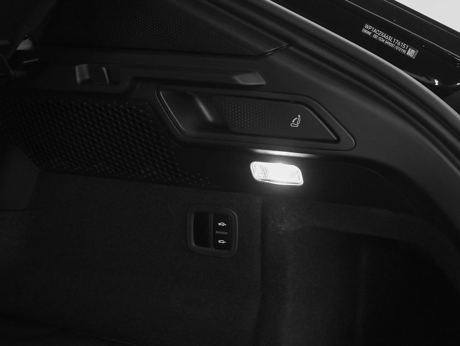 New 2025 Porsche Macan Turbo Electric AWD/4WD image 23
