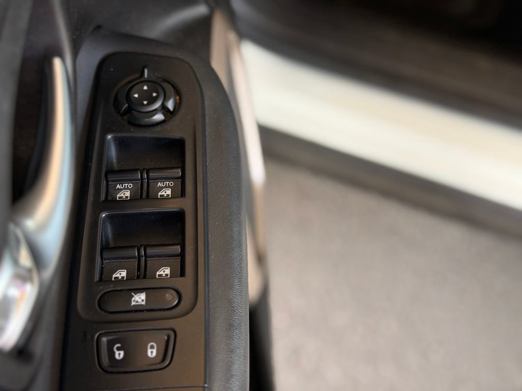 Used 2016 Jeep Renegade Limited AWD/4WD image 25