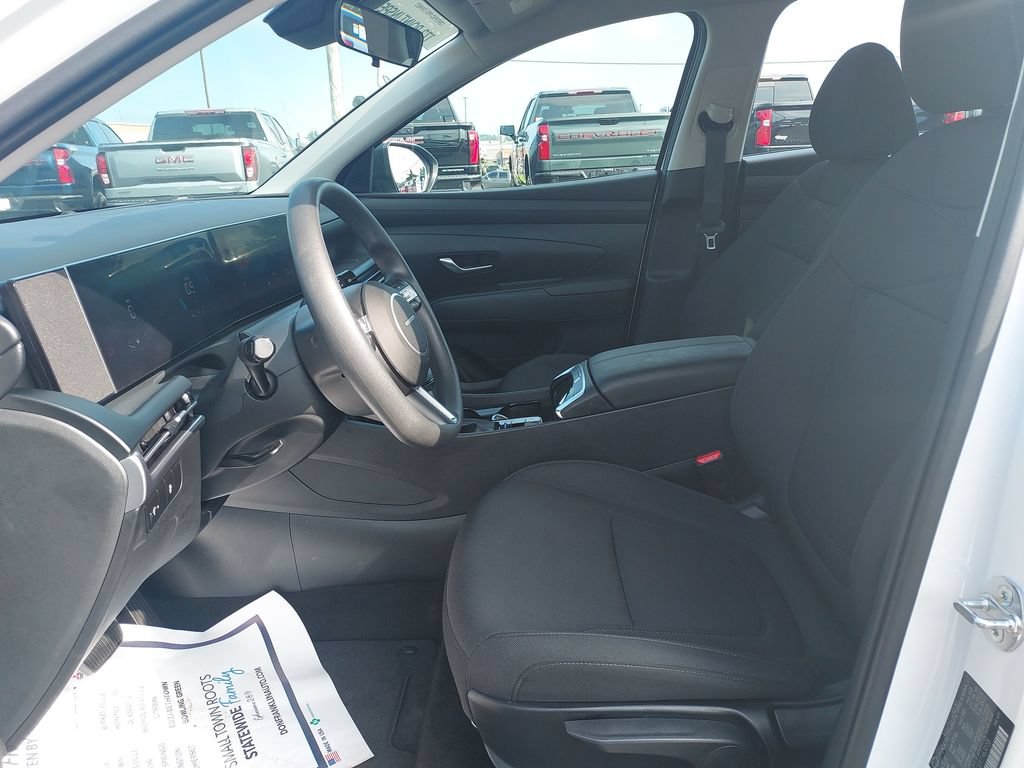 Used 2026 Hyundai Tucson SE FWD image 13