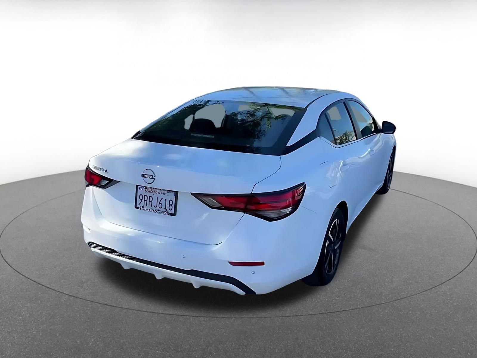 Used 2025 Nissan Sentra SV FWD image 14