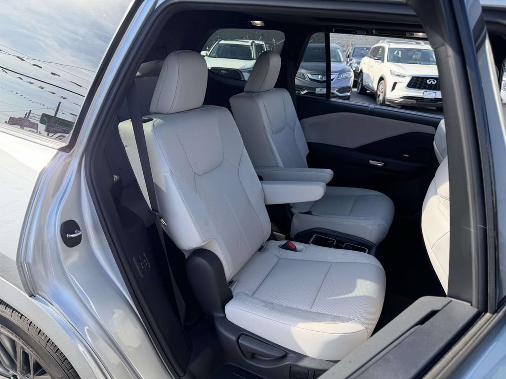 Used 2025 Lexus TX 350 AWD w/ Technology Package image 16