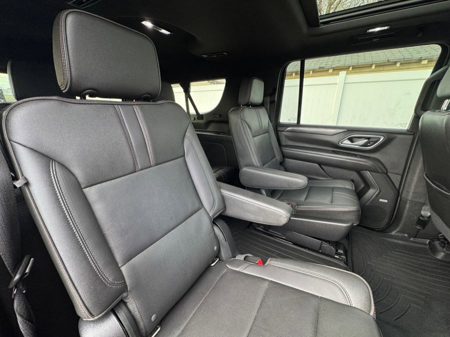 Used 2021 Chevrolet Suburban RST w/ Luxury Package image 35