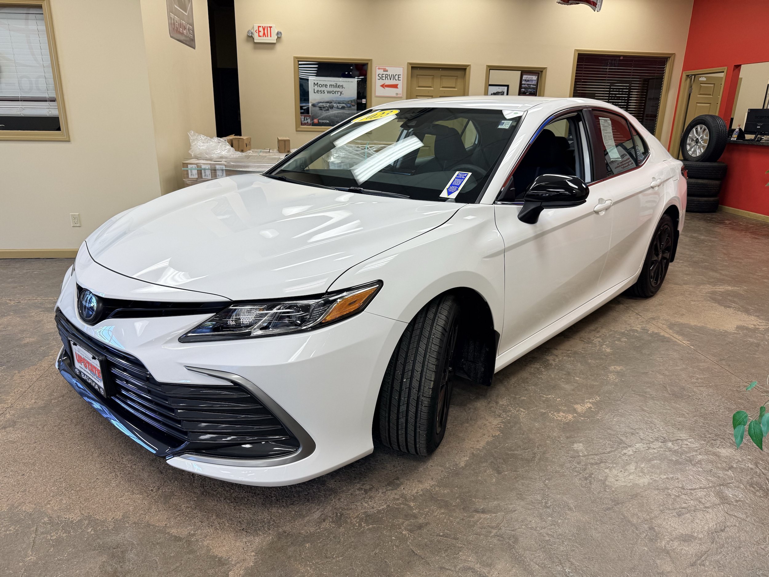 Used 2023 Toyota Camry LE FWD image 3