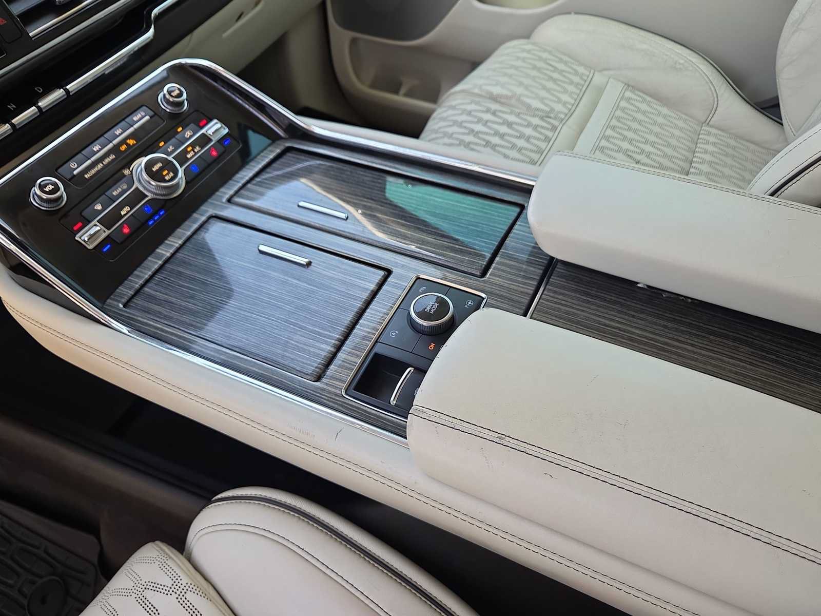 Used 2020 Lincoln Navigator L Black Label w/ Cargo Convenience Package AWD/4WD image 20