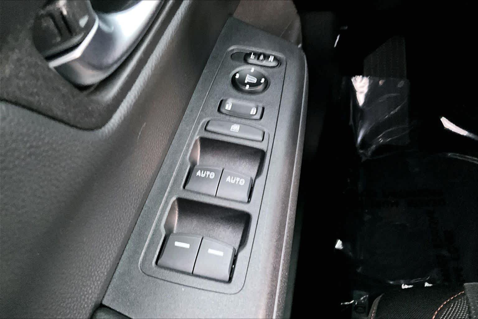 Used 2025 Honda CR-V Sport image 32