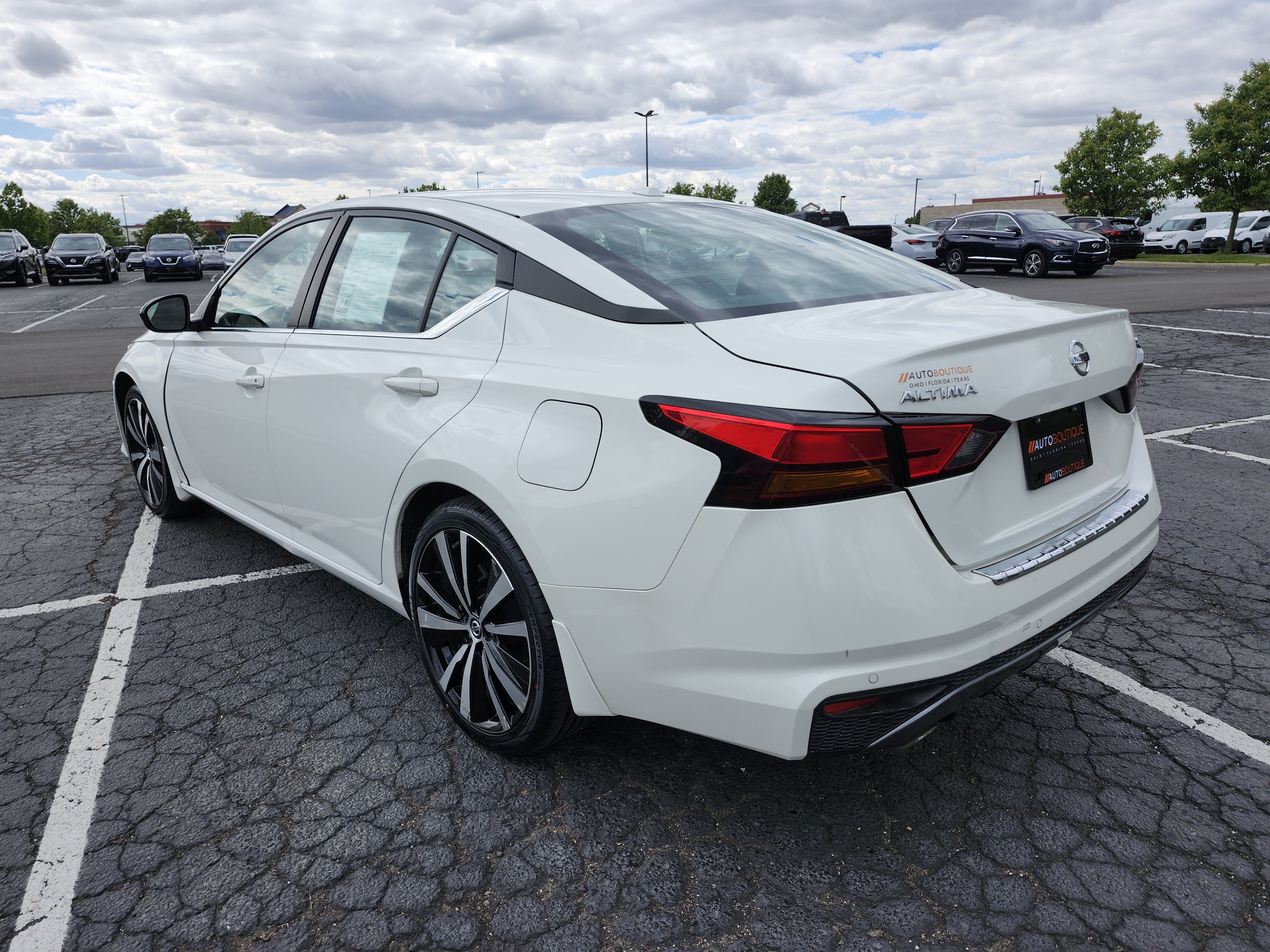Used 2022 Nissan Altima 2.5 SR FWD image 9