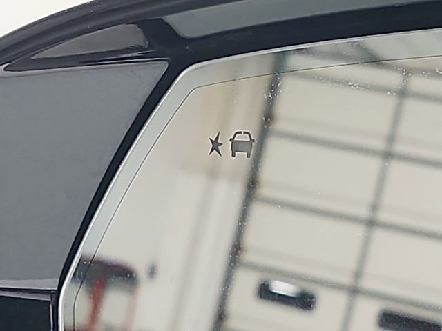 Used 2025 GMC Yukon XL Denali image 22