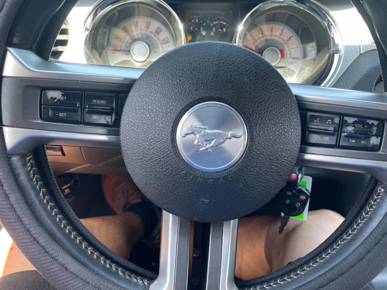 Used 2010 Ford Mustang GT Premium RWD image 31