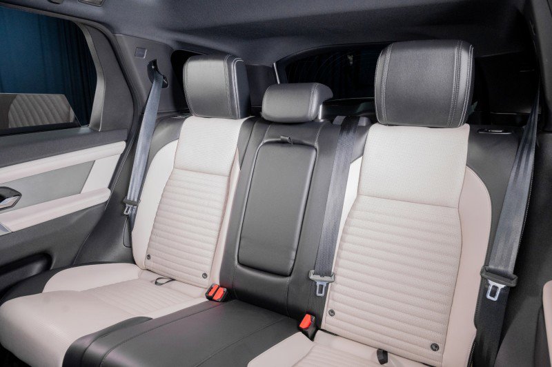 Used 2023 Land Rover Discovery Sport S R-Dynamic image 15