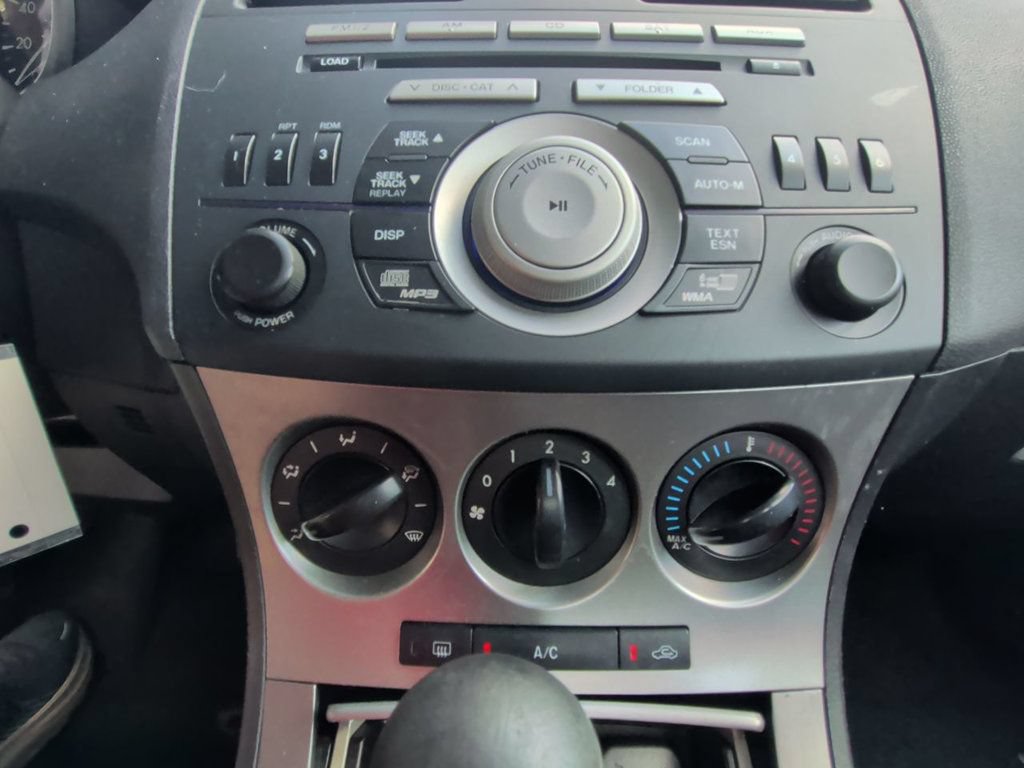 Used 2011 MAZDA MAZDA3 i Touring FWD image 18