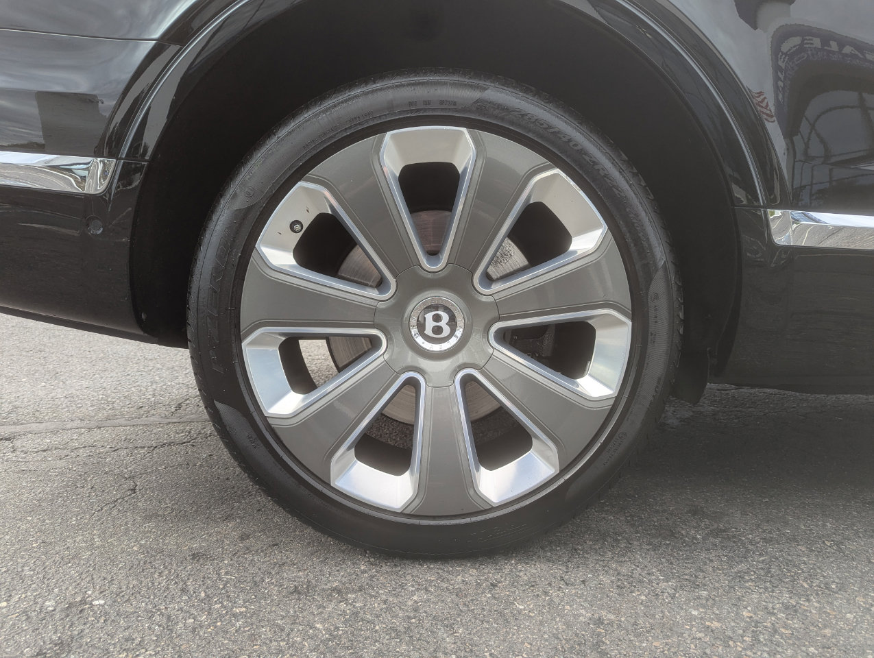 Used 2018 Bentley Bentayga Mulliner image 72