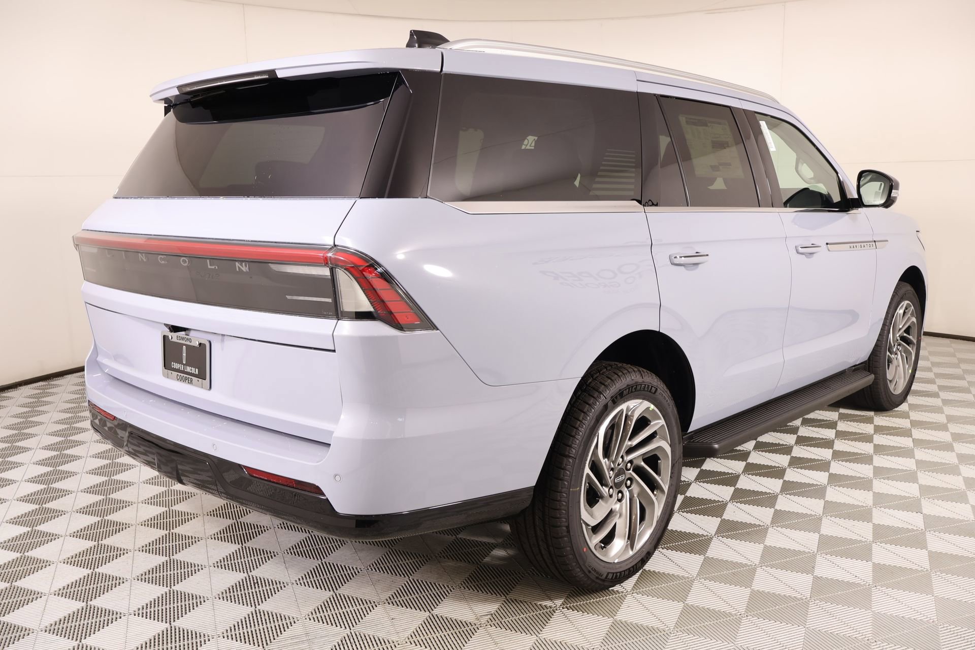 New 2026 Lincoln Navigator Premiere image 22