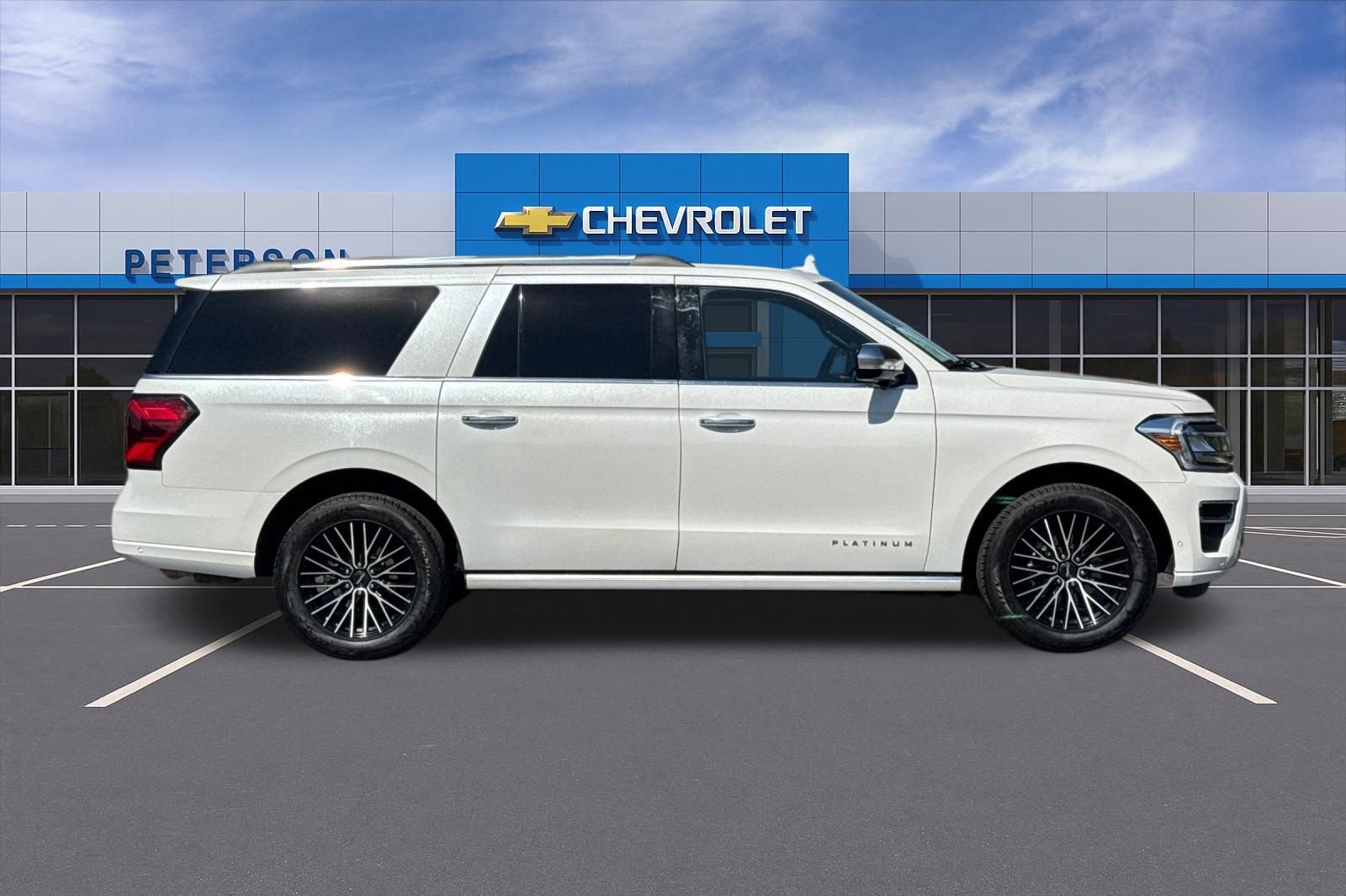 Used 2024 Ford Expedition Max Platinum AWD/4WD image 3
