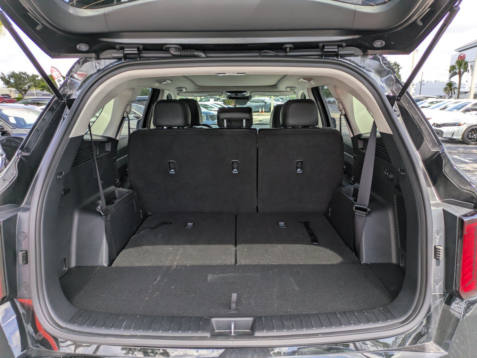 Certified 2026 Kia Sorento S w/ S Panoramic Sunroof Package FWD image 10