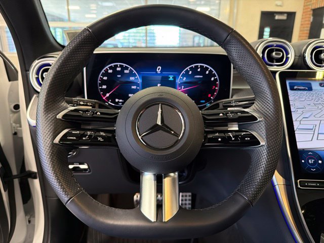 Used 2025 Mercedes-Benz GLC 300 4MATIC image 15