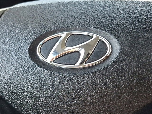 Used 2022 Hyundai Venue SE image 24