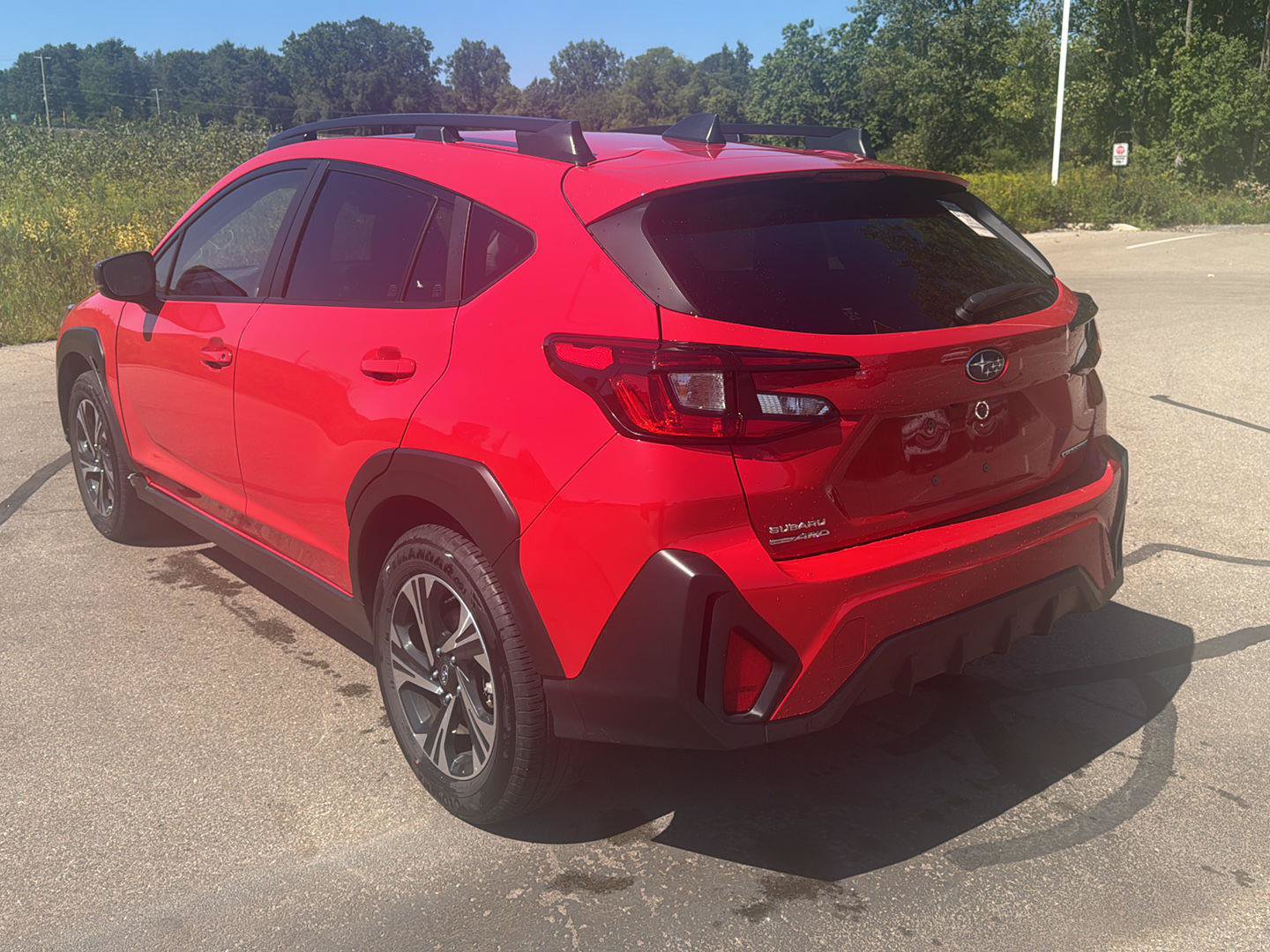 Used 2025 Subaru Crosstrek 2.5i Premium AWD/4WD image 3