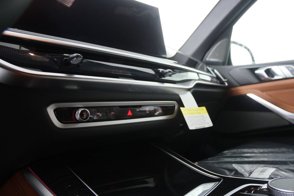 Used 2026 BMW X5 xDrive40i w/ M Sport Package AWD/4WD image 20