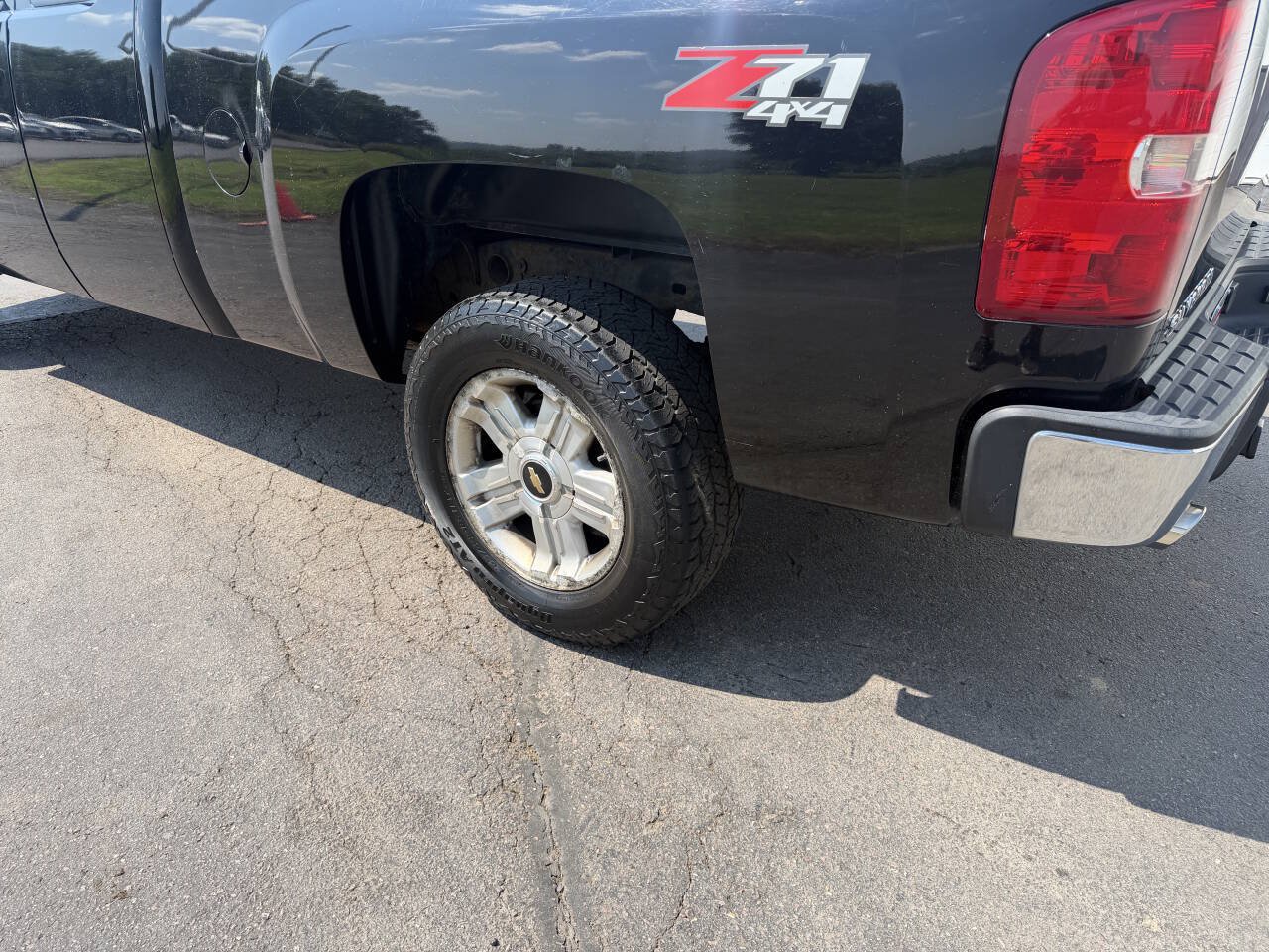 Used 2008 Chevrolet Silverado 1500 LT w/ Towing Package AWD/4WD image 3