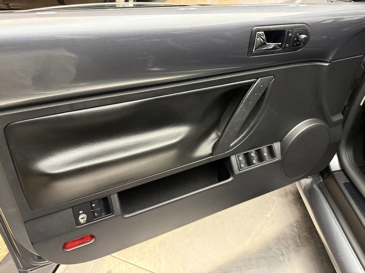 Used 2006 Volkswagen Beetle Convertible w/ Package 1 image 21