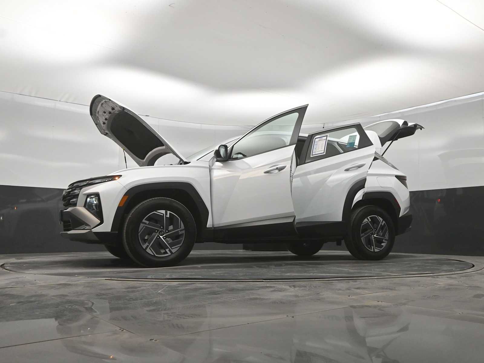 Used 2026 Hyundai Tucson Blue SE w/ Tow & Go Package AWD/4WD image 45