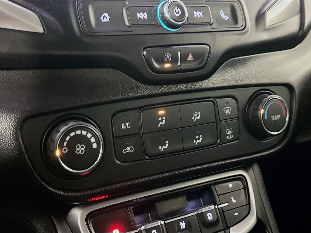 Used 2022 GMC Terrain SLE AWD/4WD image 23