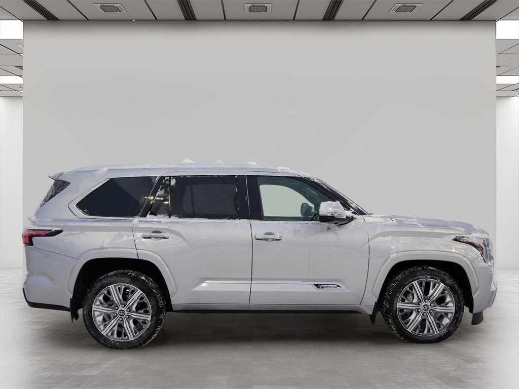 Used 2023 Toyota Sequoia Capstone image 6