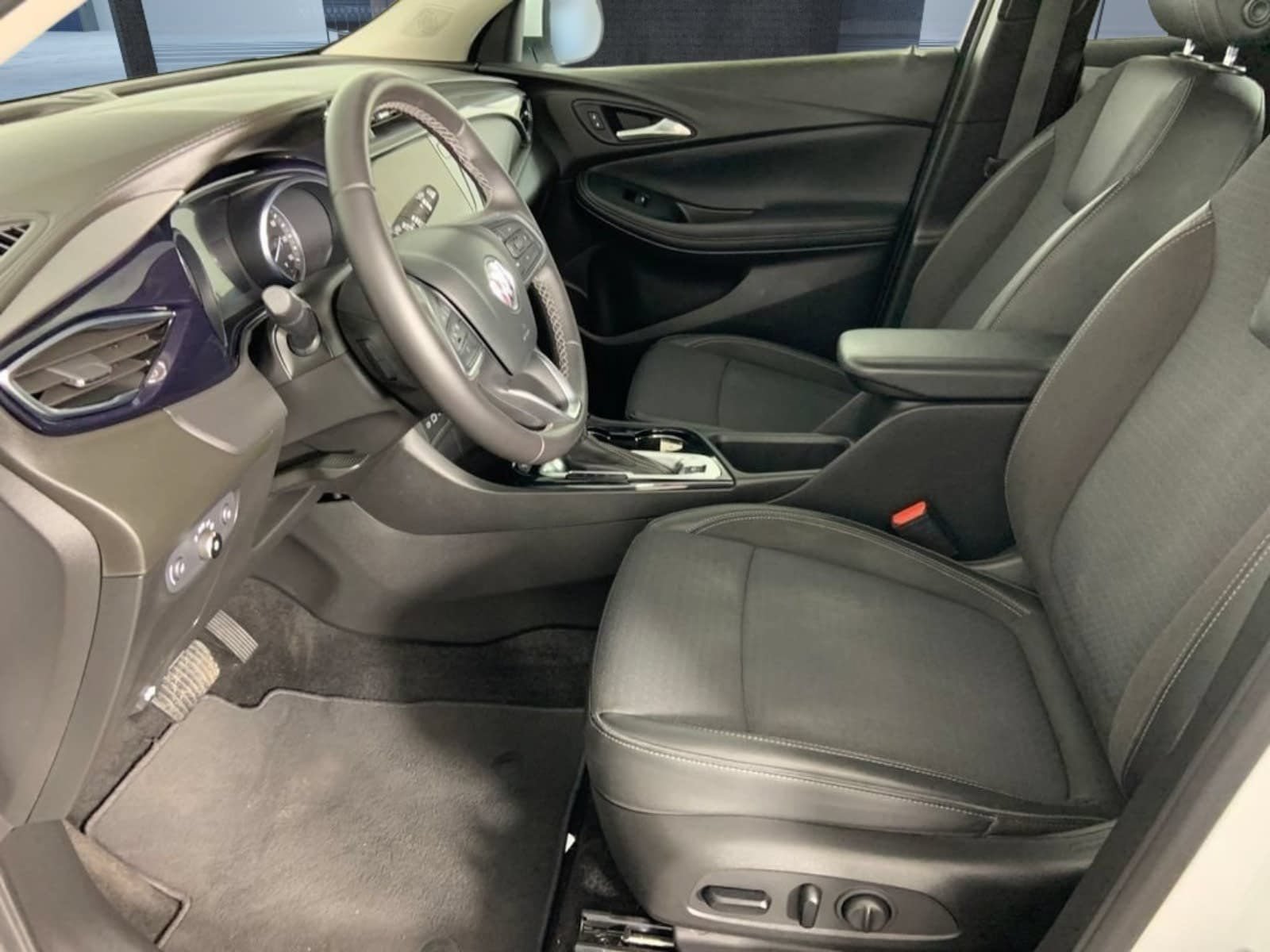 Used 2021 Buick Encore GX Preferred w/ Cold Weather Comfort Package FWD image 21