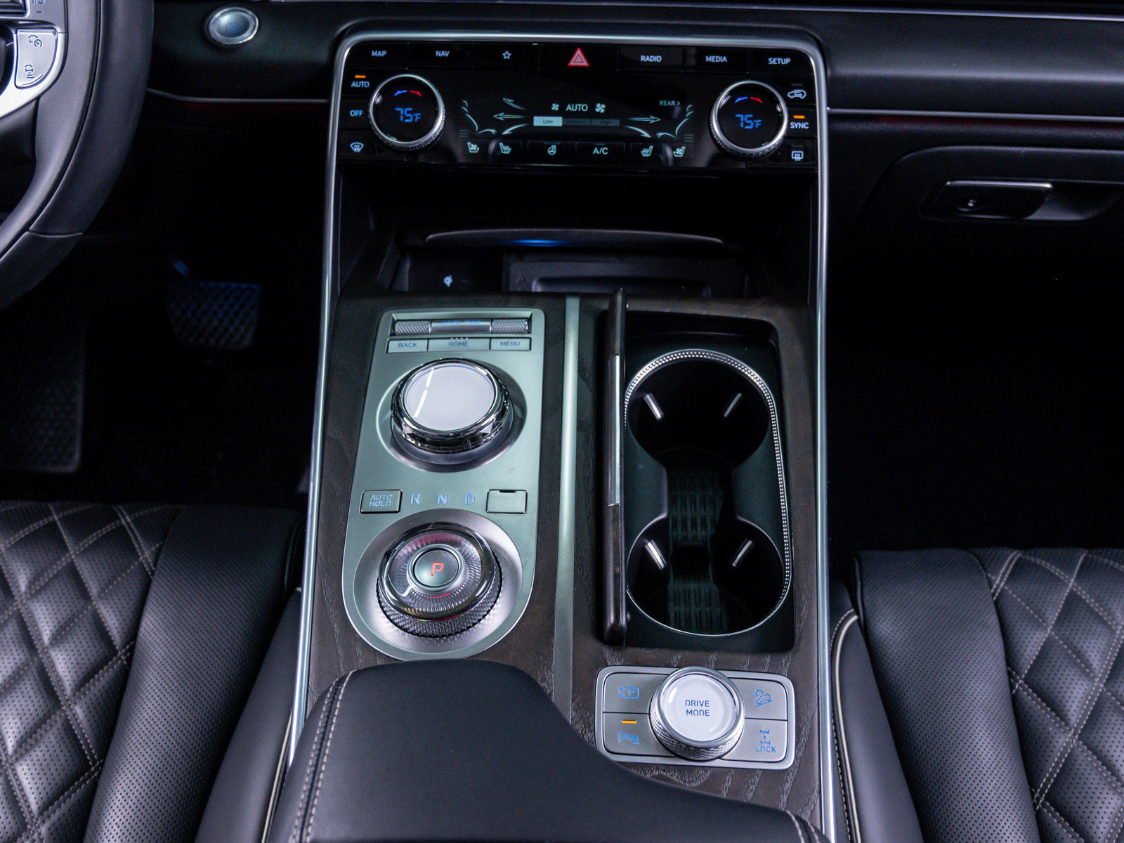 Used 2024 Genesis GV80 3.5T w/ Prestige Matte Package image 29