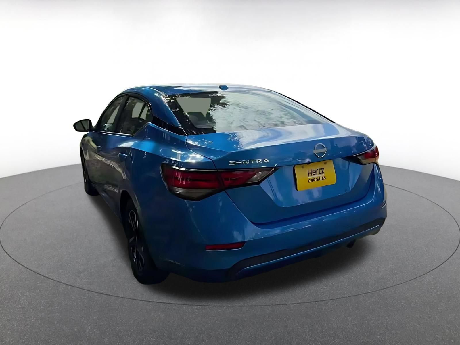 Used 2025 Nissan Sentra SV FWD image 10