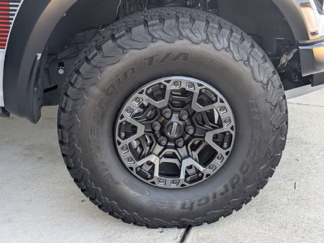 Used 2025 Ford F150 Raptor w/ Equipment Group 803A Raptor R AWD/4WD image 8