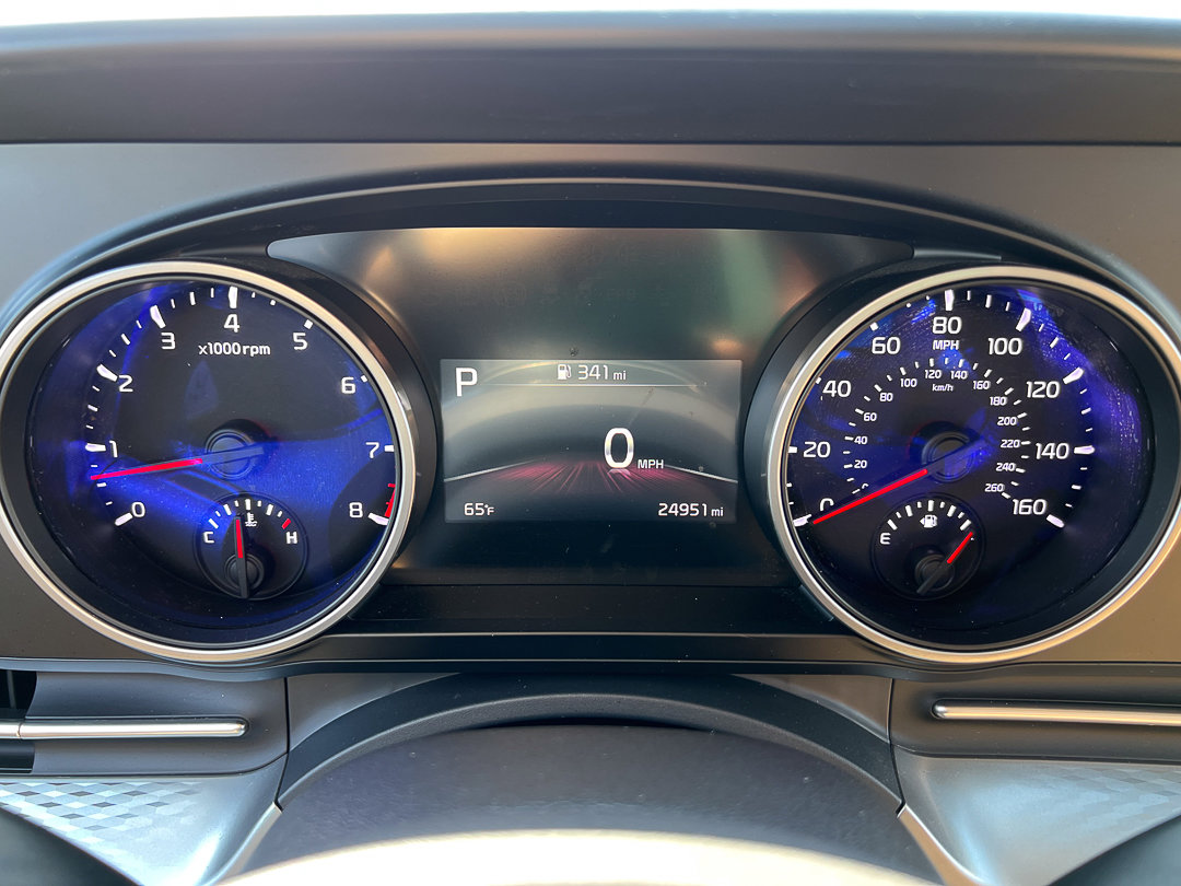 Used 2024 Kia Carnival LX image 23