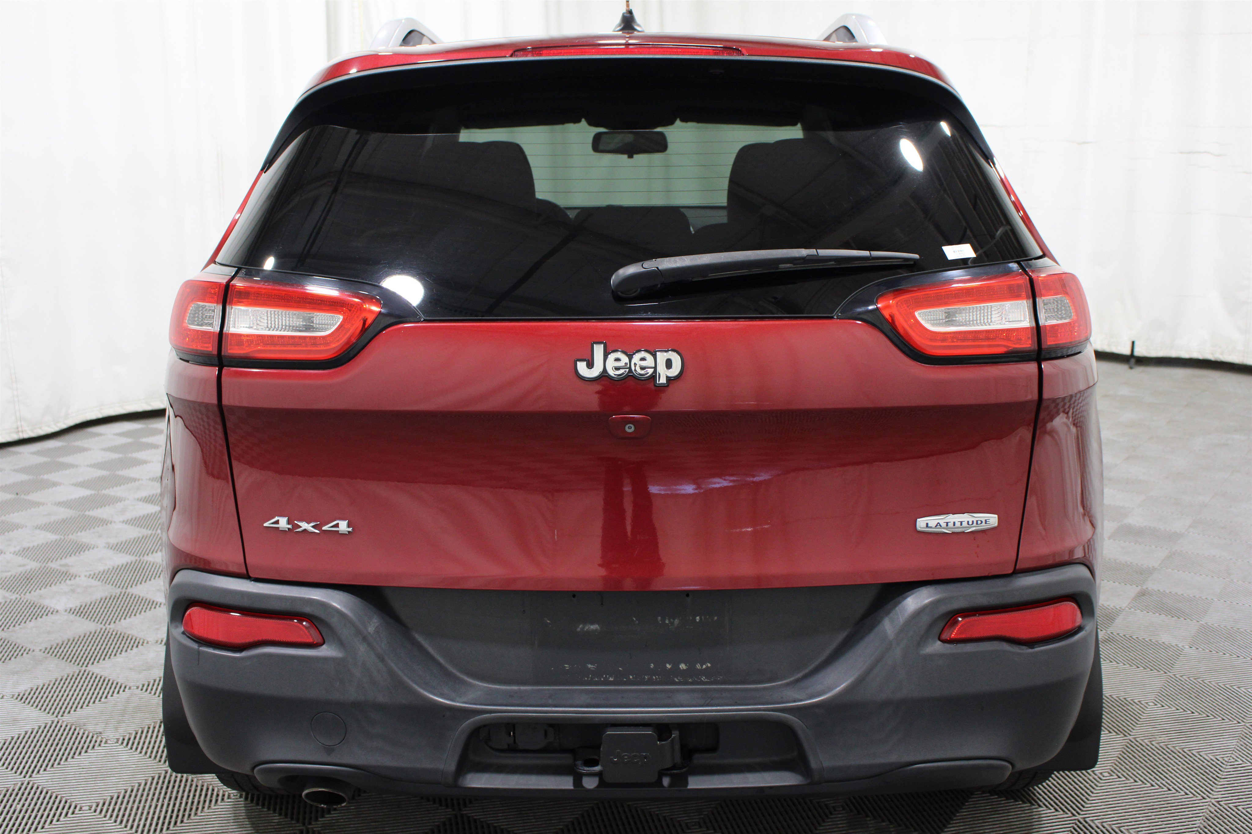 Used 2015 Jeep Cherokee Latitude AWD/4WD image 26