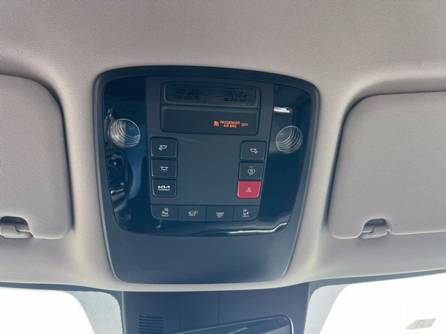Certified 2025 Kia Carnival EX FWD image 31