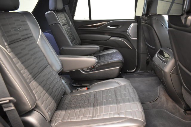 Used 2022 Cadillac Escalade Sport Platinum AWD/4WD image 17