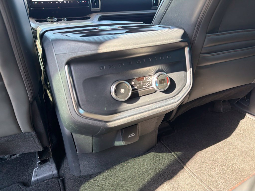 Used 2025 Ford Expedition Active AWD/4WD image 11