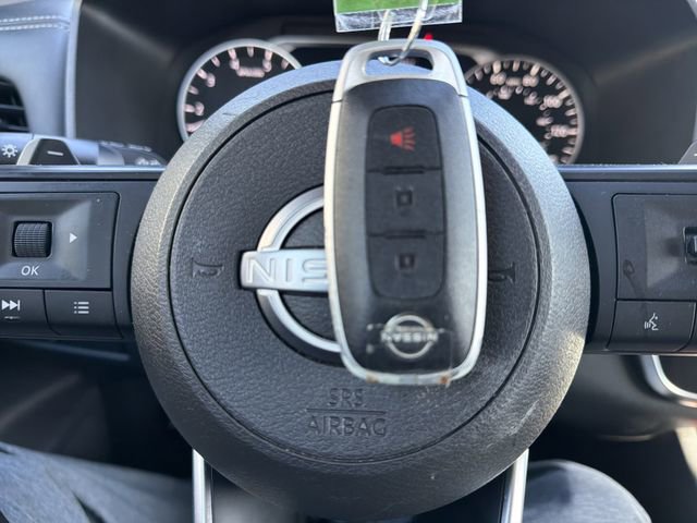 Used 2023 Nissan Rogue S image 24