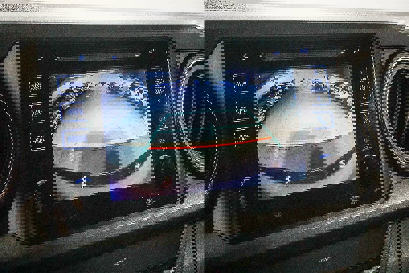 Used 2019 Toyota Tacoma TRD Off-Road w/ Technology Package AWD/4WD image 23